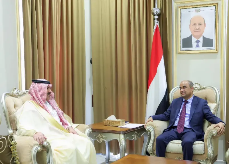 رئيس الوزراء ”بن بريك”: معركة مزدوجة بين استعادة الدولة وتحسين الوضع المعيشي